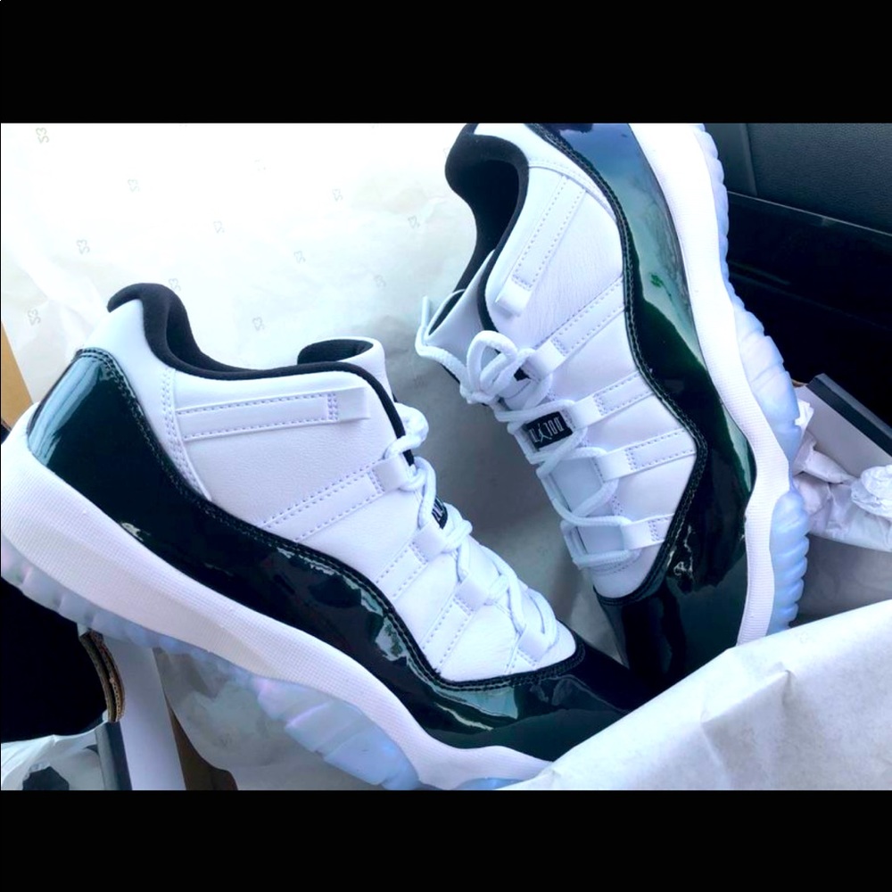 Jordan 11 White and Emerald Green Size 7 mens